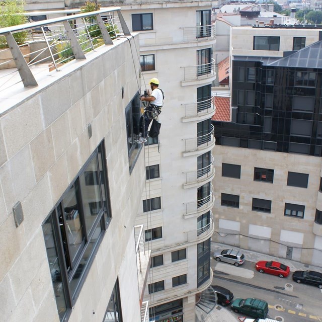 Parabolt, especialistas en trabajos verticales en Vigo