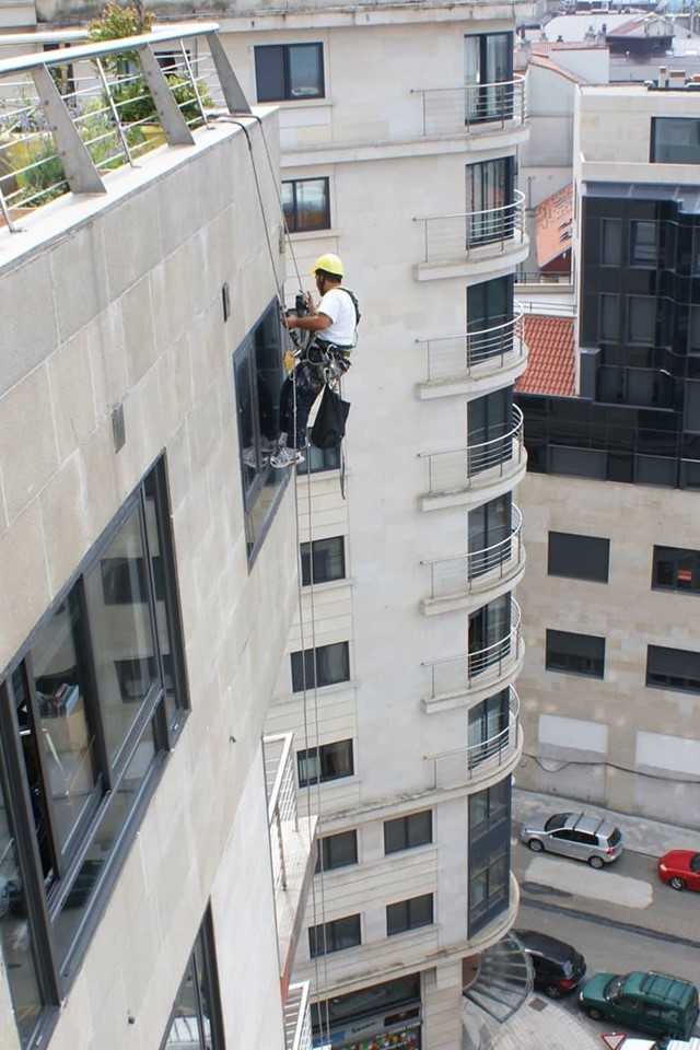 Parabolt, especialistas en trabajos verticales en Vigo